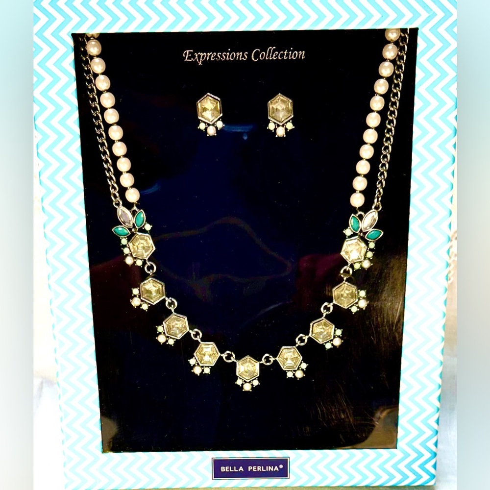 Women Jewelry Necklace Bella Perlina Expressions Collection Crystals & Pearls